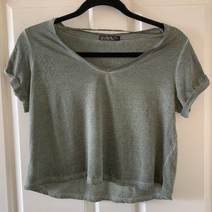 Cropped Gray-Green Basic Tee